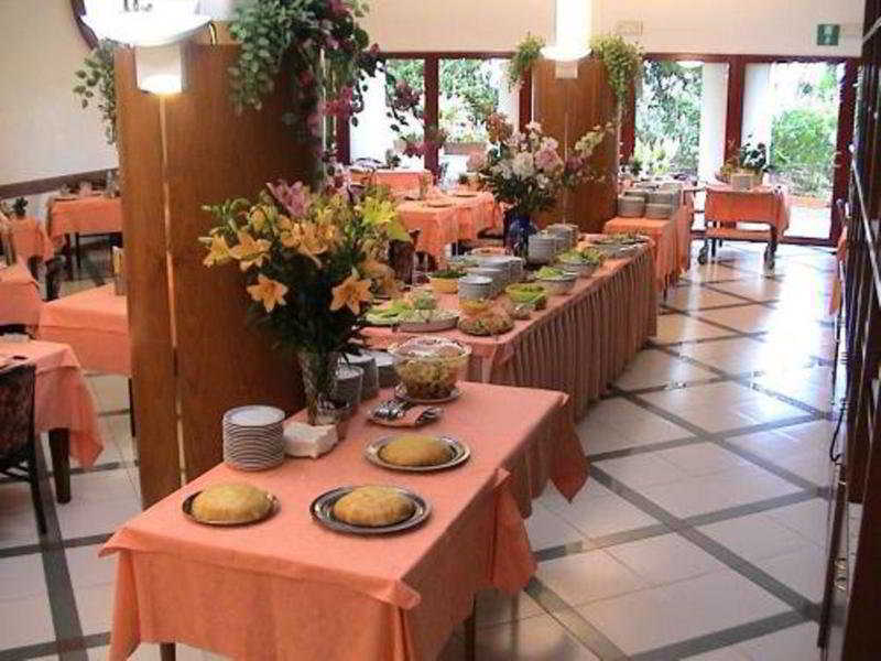 קיאנצ'נו טרמה Hotel Angiolino מסעדה תמונה
